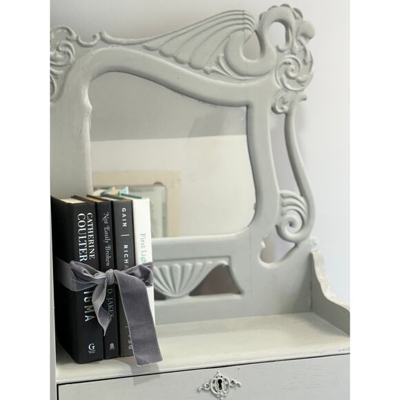 Vintage ombré effect white to black Decorative Book collection - Picture 3 of 3
